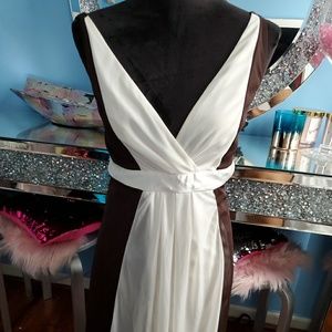 Alyn Paige brown dres